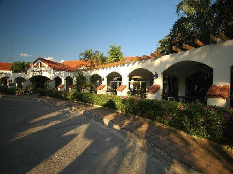 Dad D Resort By Lopburi Inn Resort Dış mekan fotoğraf